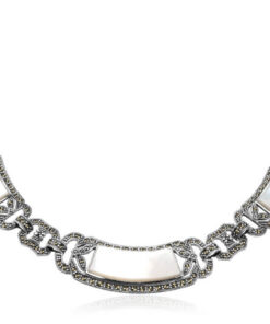 Srebrny piękny dostojny naszyjnik z masą perłową i markazytami