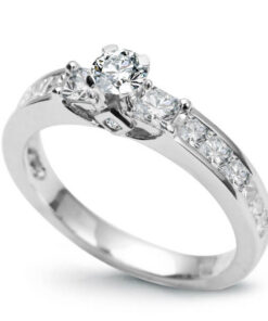 Exclusive | brylant centralny i diamenty princessa w pięknym pierścionku zaręczynowym