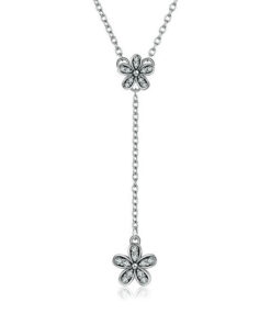 Srebrny naszyjnik oksydowany z kwiatkiem