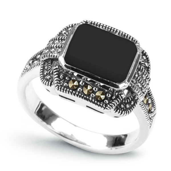 srebrny elegancki pierścionek z onyksem i markazytami