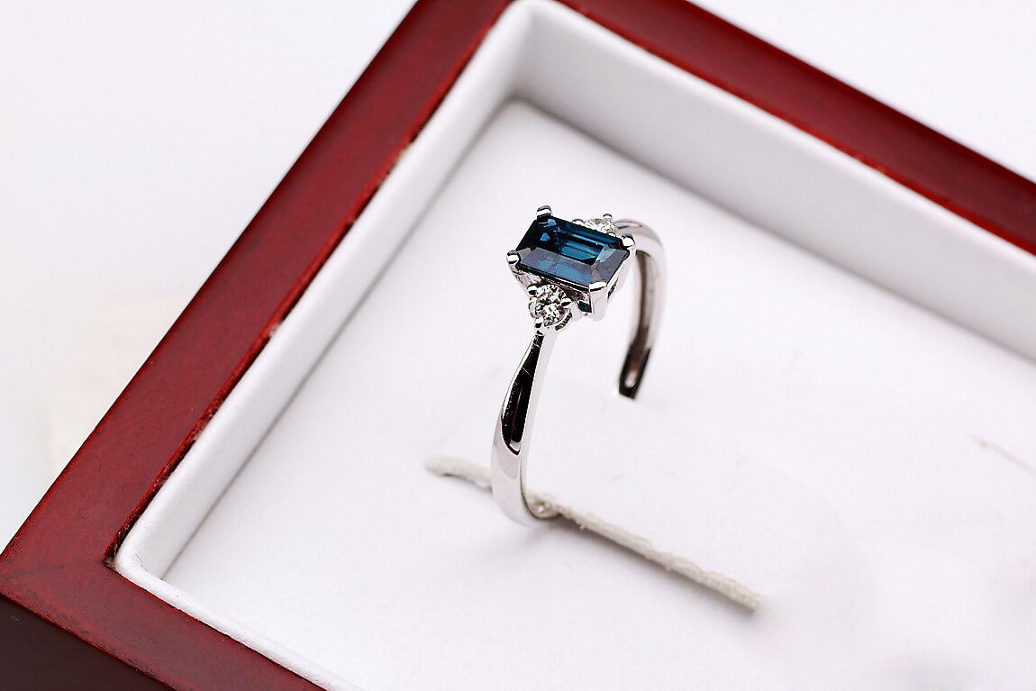 pierścionek z białego złota z szafirem i brylantami – Bild 7