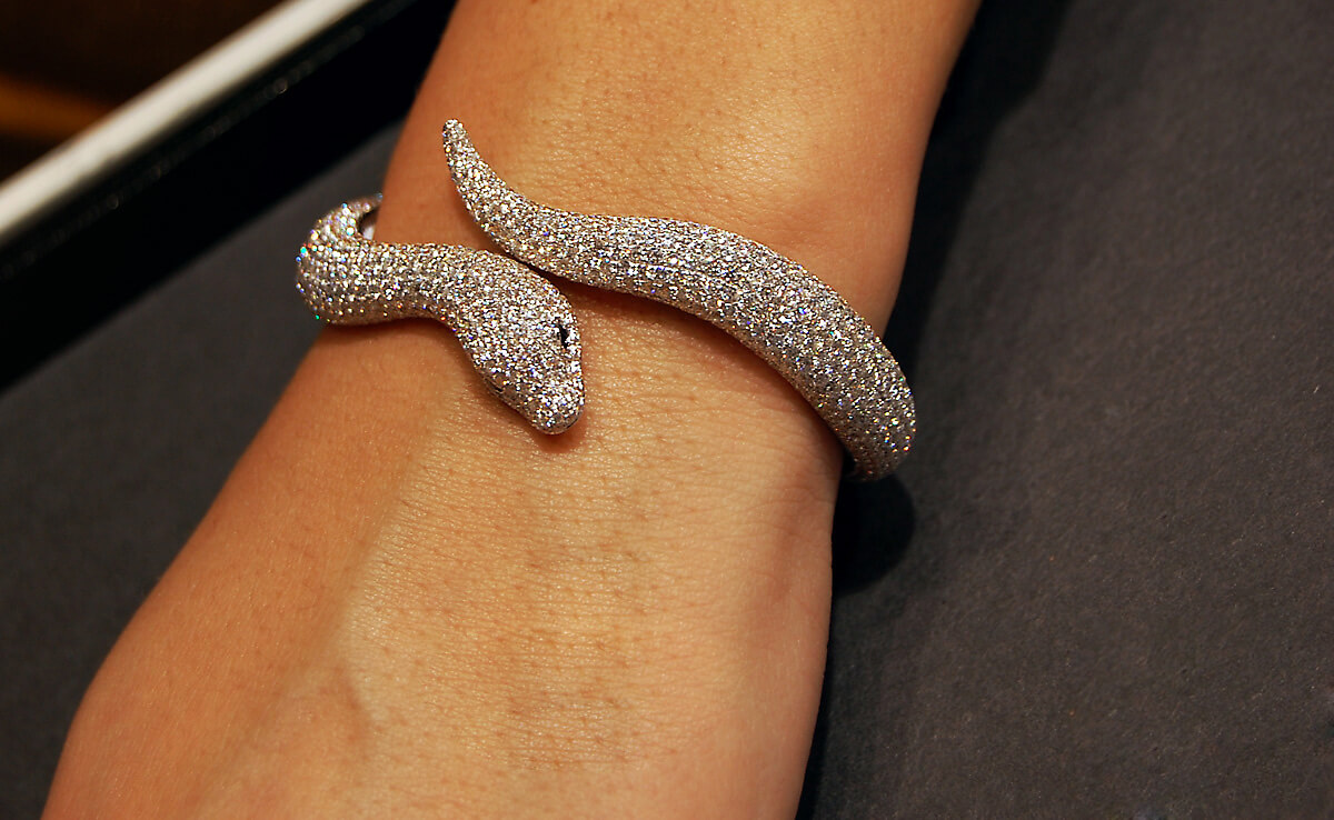 Exclusive | Bransoletka wąż z białego złota z brylantami – model DDB0279 - obrazek 4