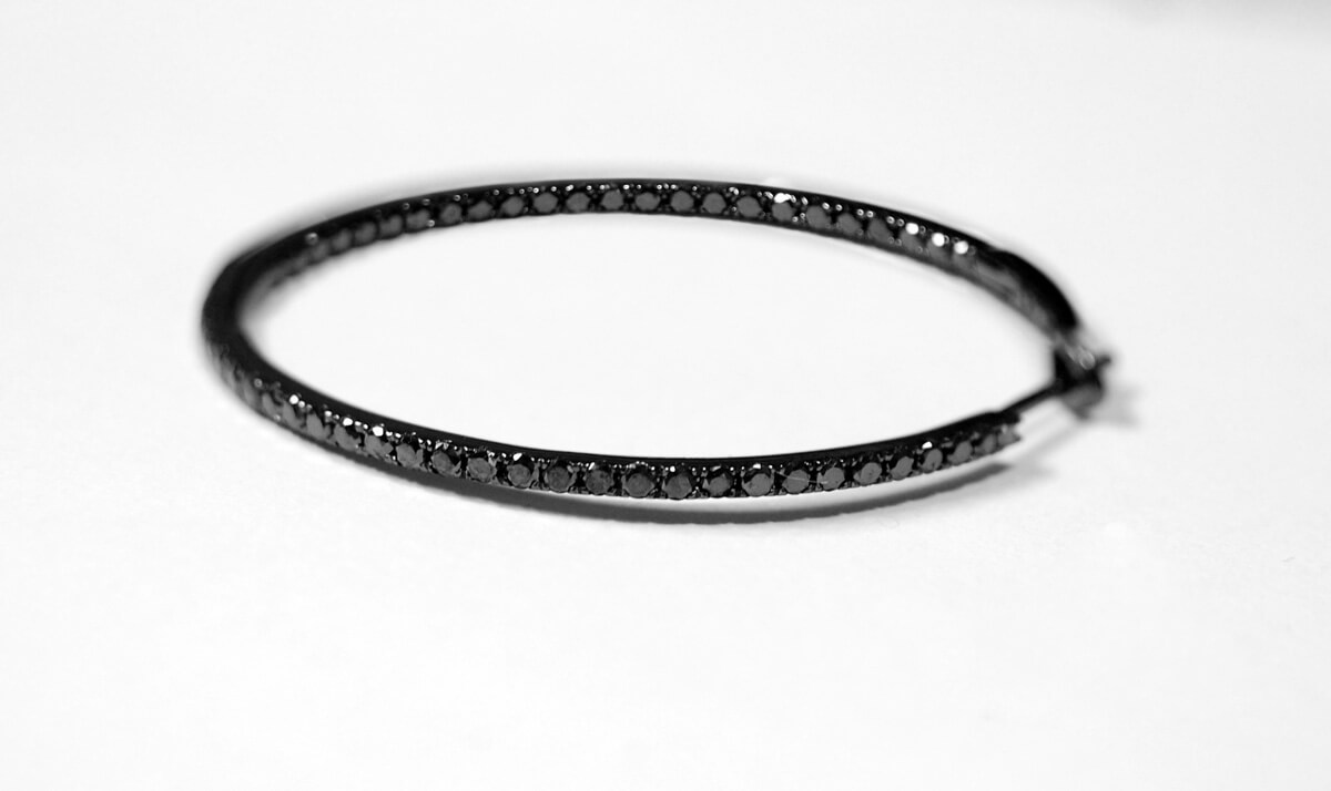 Exclusive | kolczyki koła z czarnego złota z czarnymi diamentami - obrazek 4