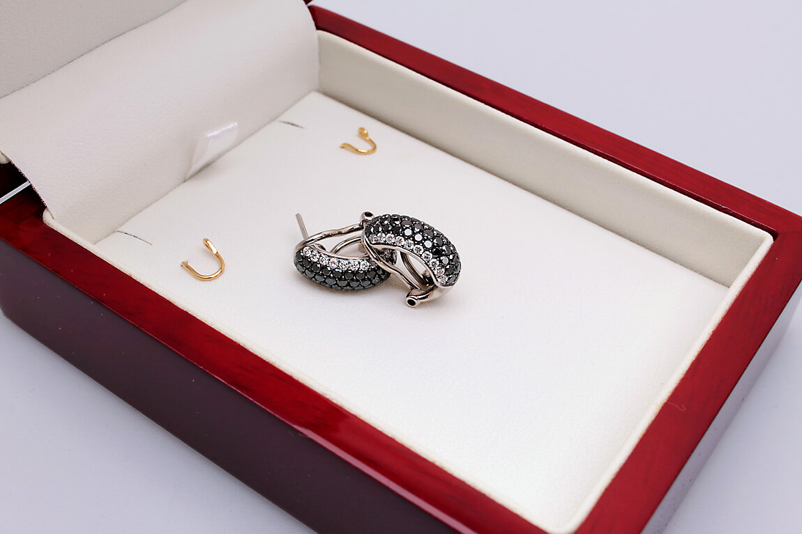 Exclusive | kolczyki z białego złota z czarnymi diamentami - Obrázek 5