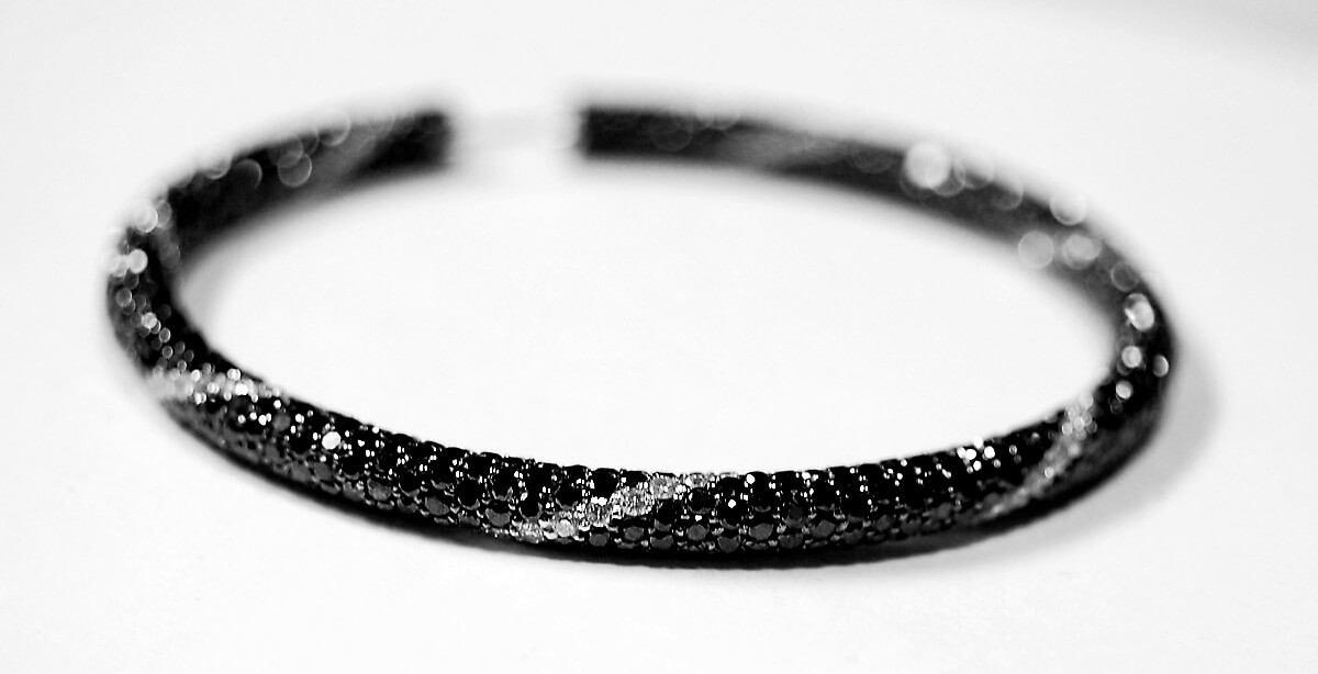 Exclusive | duże kolczyki koła z czarnymi i białymi diamentami - Obrázek 2