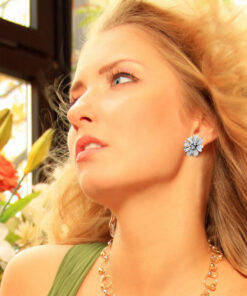 Alternatywny widok Exclusive | Brylantowe niezwykłe kolczyki kwiaty na klips - KBD1787