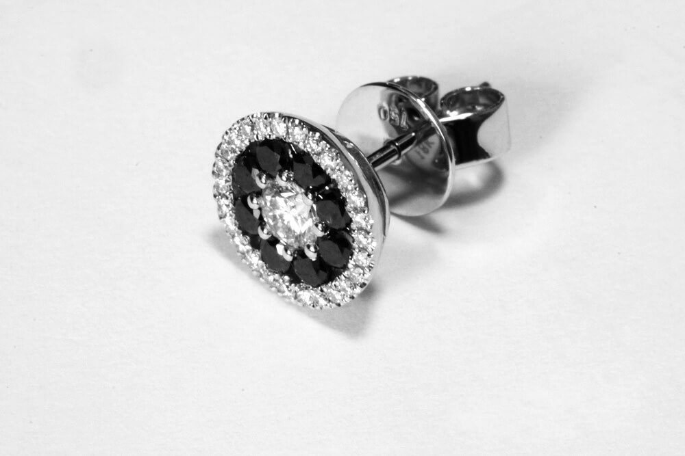 Exclusive | Białe i czarne diamenty w złocie 750 - obrazek 4