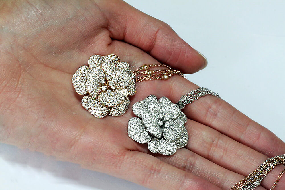 Exclusive | Cudowny brylantowy naszyjnik w kształcie róży - Image 8