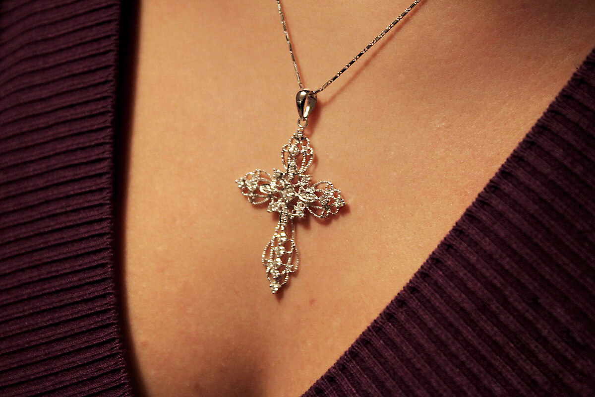 Exclusive | wisiorek krzyżyk z diamentami białe złoto 750 - obrazek 8