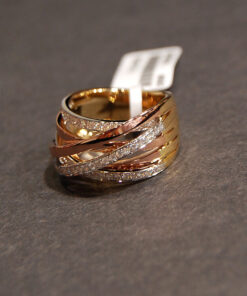 Alternativní pohled na Exclusive | piękny szeroki pierścień z trzech kolorów 18-karatowego złota z brylantami