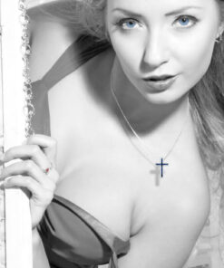 Alternatywny widok Exclusive | wisiorek krzyżyk z szafirami i brylantami z białego złota 0,750