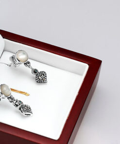 Alternatywny widok Srebrne kolczyki markazyty i masa perłowa - KDM2876