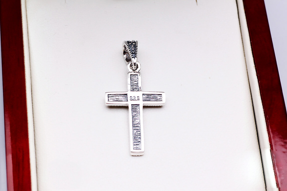 Srebrny krzyżyk z markazytami - Image 5