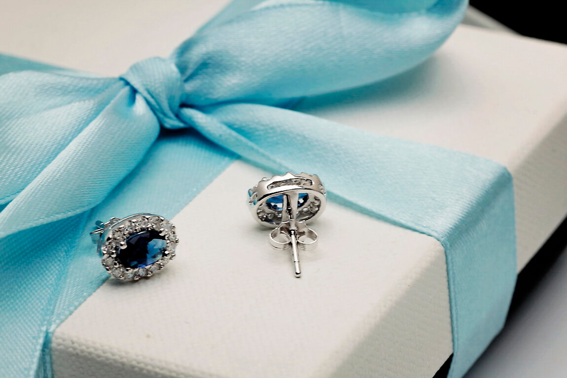 Srebrne kolczyki z niebieską cyrkonią na sztyfcie - obrazek 7