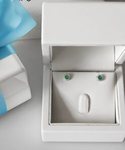 Alternative view of Kolczyki z białego złota ze szmaragdami i diamentami - KBD2950E