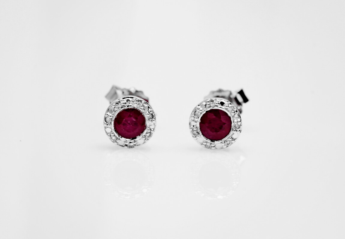 Kolczyki z białego złota z rubinami i diamentami - KBD2950R - obrazek 2