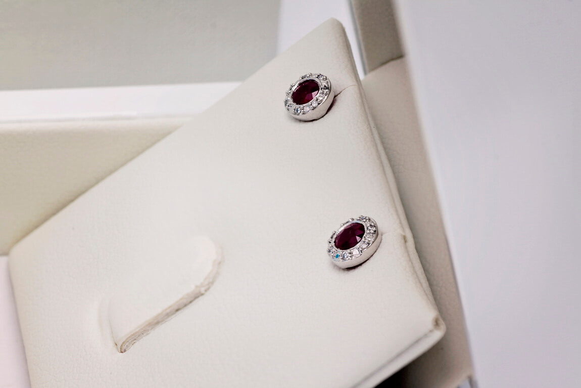 Kolczyki z białego złota z rubinami i diamentami - KBD2950R - obrazek 7