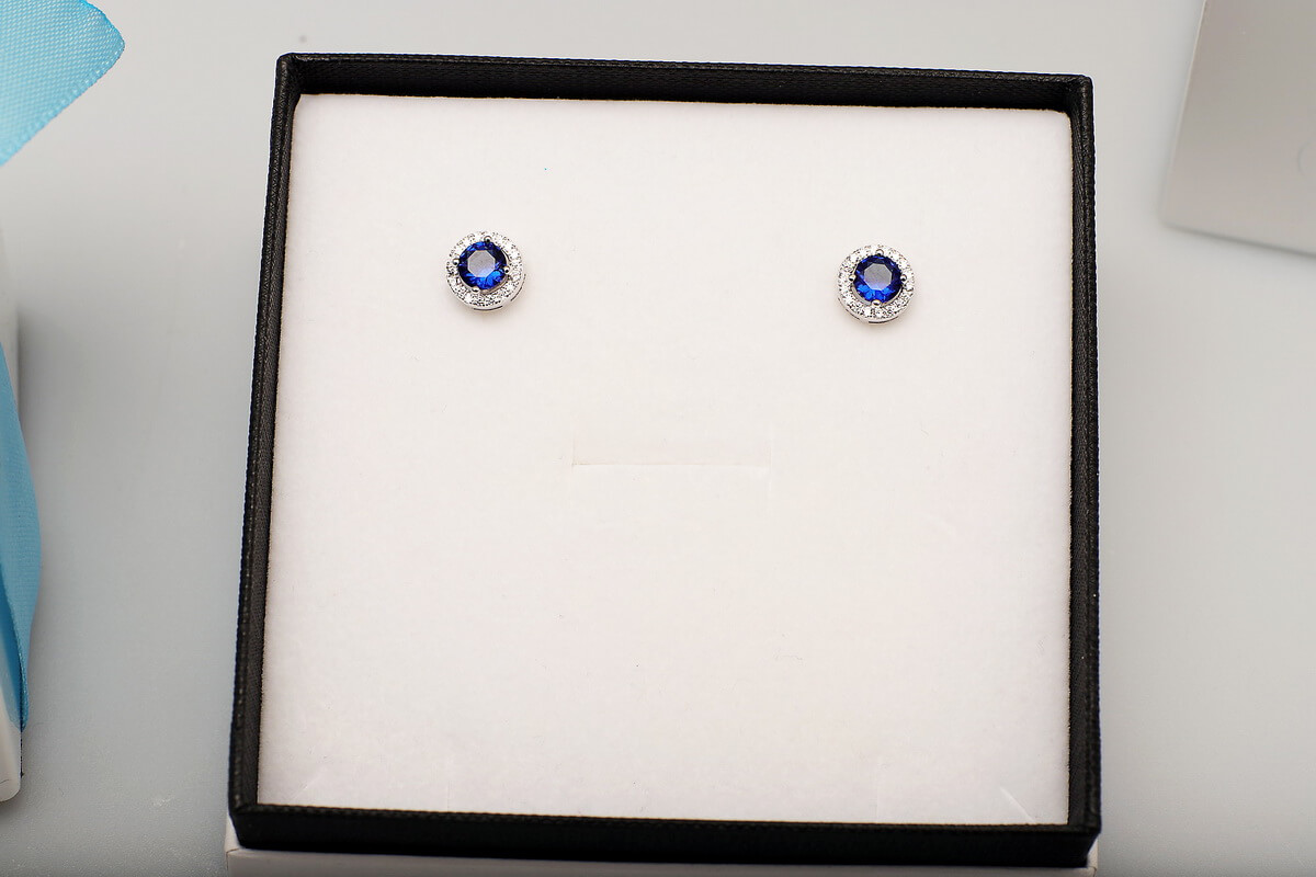 Srebrne kolczyki z niebieską cyrkonią - KDK5330 - Image 4