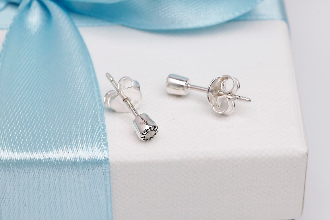 Srebrne cudowne minimalistyczne kolczyki z markazytami - KDM4414 - obrazek 5