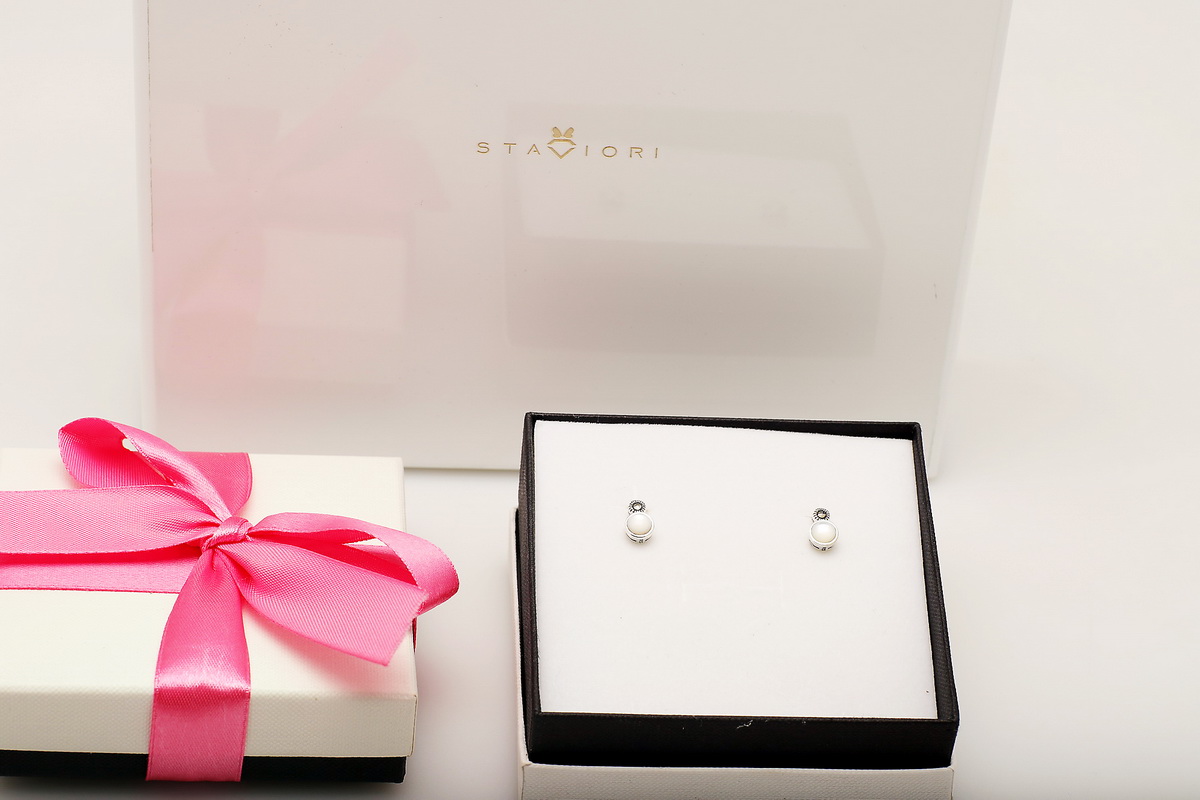 kolczyki srebrne z masą perłową i markazytami - Image 2