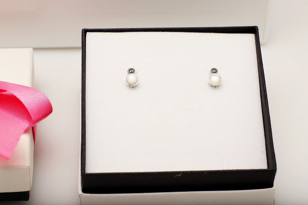 kolczyki srebrne z masą perłową i markazytami - Image 4
