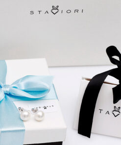 Alternatywny widok Srebrne kolczyki z perłami 8mm - KSN0304