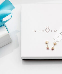 Alternativní pohled na Złote kolczyki z rubinami z żółtego złota