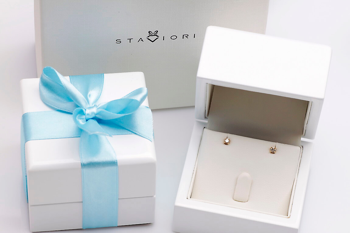 Cudne małe złote kolczyki z diamentami 0,10ct - obrazek 2