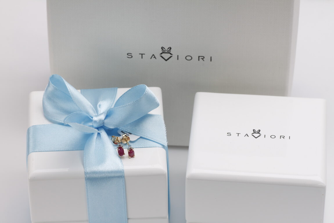 Kolczyki złote z rubinami i diamentami - Obrázek 2