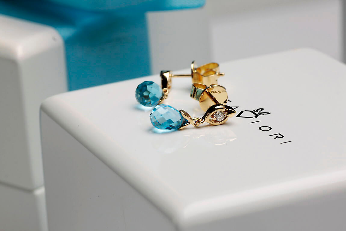 Exclusive | kolczyki łezki z żółtego złota z topazami i brylantami - obrazek 5
