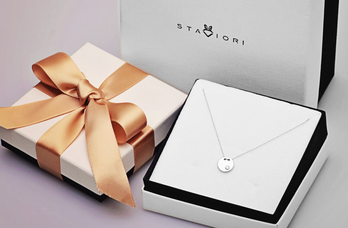 Naszyjnik z brylantem w białym złocie - obrazek 2