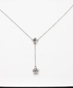 Alternatywny widok Srebrny naszyjnik oksydowany z kwiatkiem