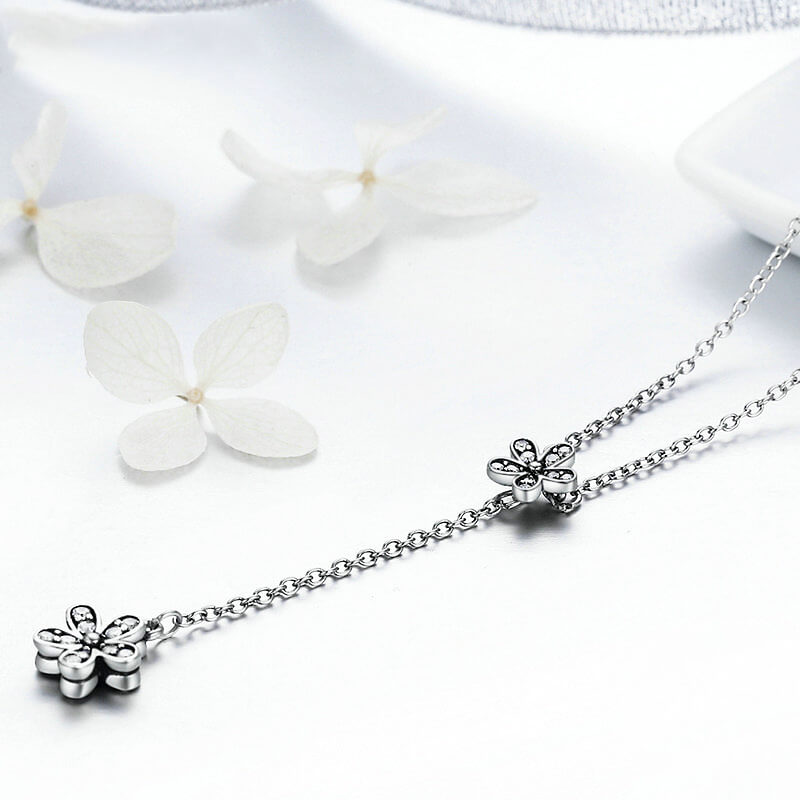 Srebrny naszyjnik oksydowany z kwiatkiem - obrazek 4