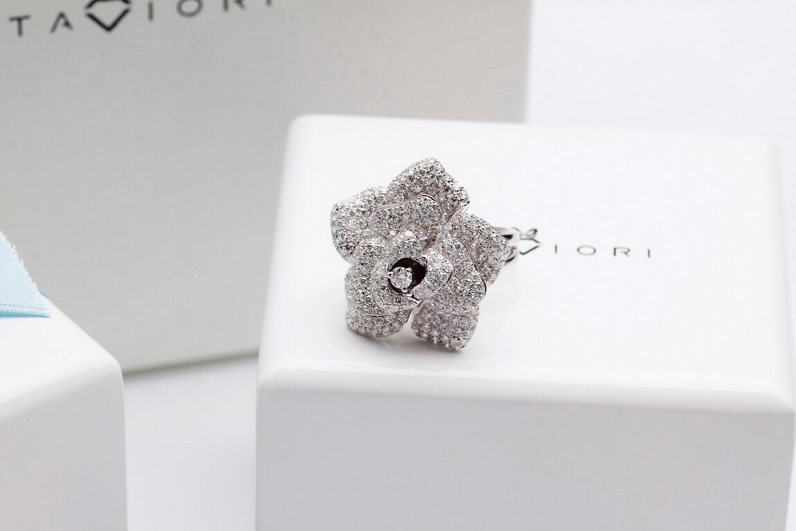 Exclusive | pierścionek z brylantami w kształcie kwiatu w 18-karatowym złocie - Image 4