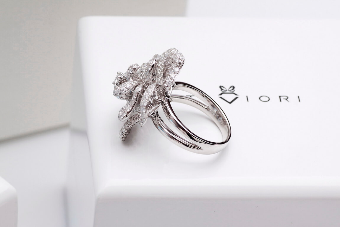 Exclusive | pierścionek z brylantami w kształcie kwiatu w 18-karatowym złocie - Image 5