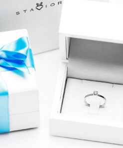 Alternativní pohled na Piękny prosty idealny pierścionek zaręczynowy 0,20ct w białym złocie