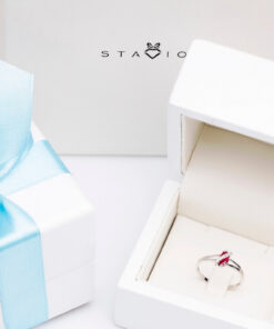 Alternative Ansicht von pierścionek z białego złota z rubinem i diamentami