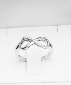 Alternativní pohled na pierścionek zaręczynowy serce i nieskończoność z brylantami