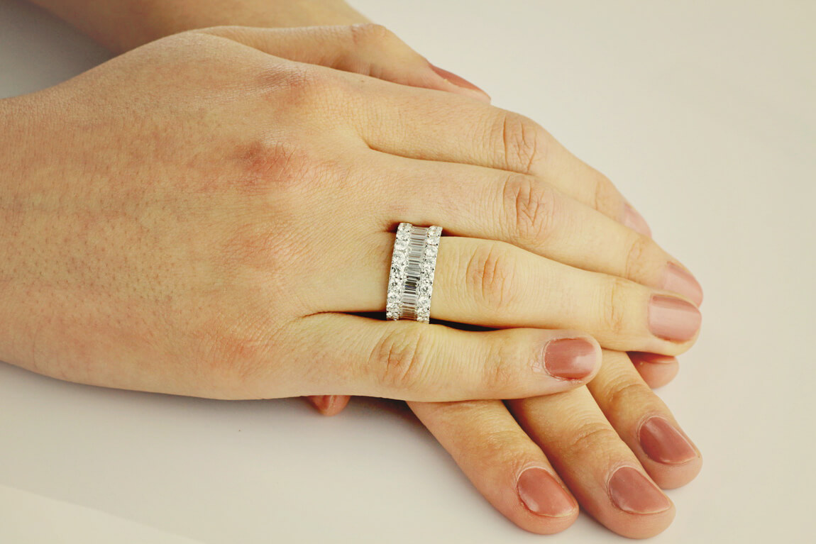 Exclusive | szeroki pierścionek z brylantami i bagietami, złoto 750 - Image 2