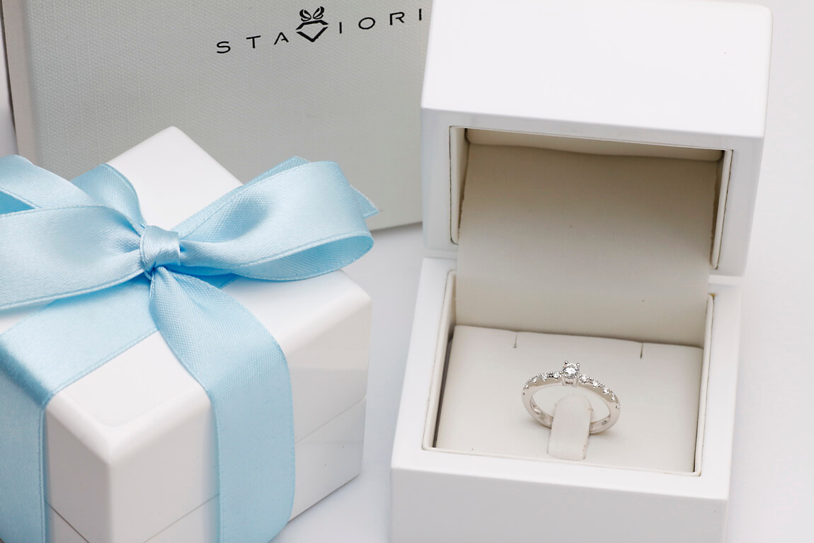 Exclusive | pierścionek zaręczynowy z białego złota z brylantami – Bild 2