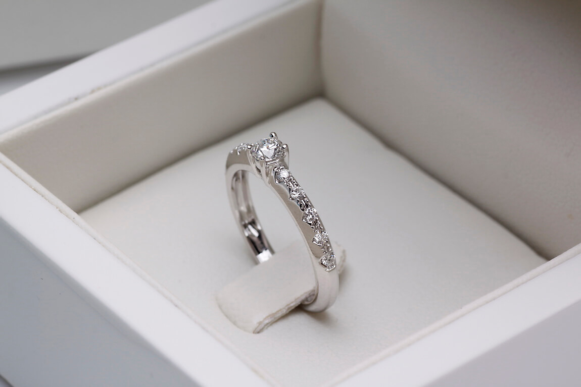 Exclusive | pierścionek zaręczynowy z białego złota z brylantami – Bild 4