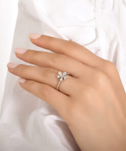 Alternativní pohled na Exclusive | przepiękny brylantowy kwiat w 18-karatowym złocie