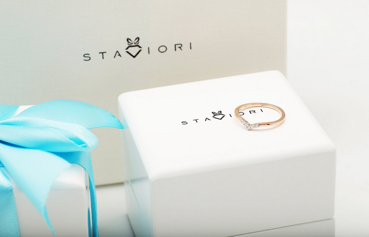 pierścionek z różowego złota z diamentami - Obrázek 7