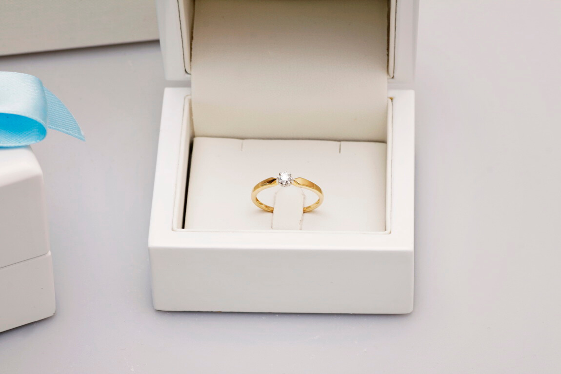 Exclusive | pierścionek zaręczynowy z brylantem 0,15ct w złocie 750 - Image 5