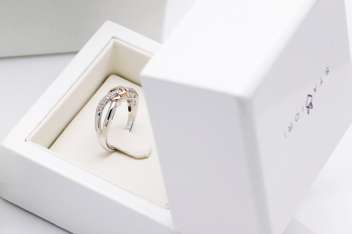 Pierścionek z diamentami w białym złocie i z różowym serduszkiem - Obrázek 6