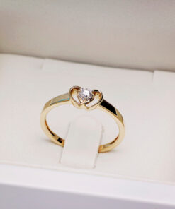 Alternativní pohled na Pierścionek zaręczynowy z diamentem w kształcie serca