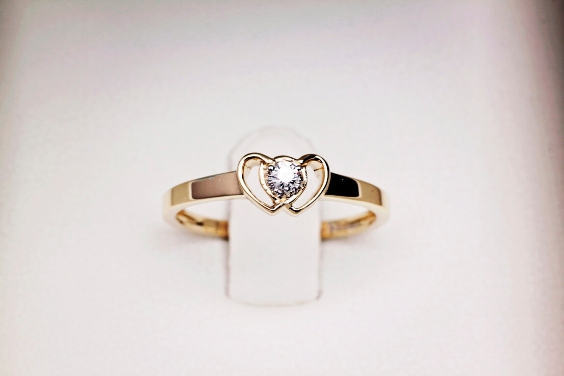 Pierścionek zaręczynowy z diamentem w kształcie serca - Obrázek 5