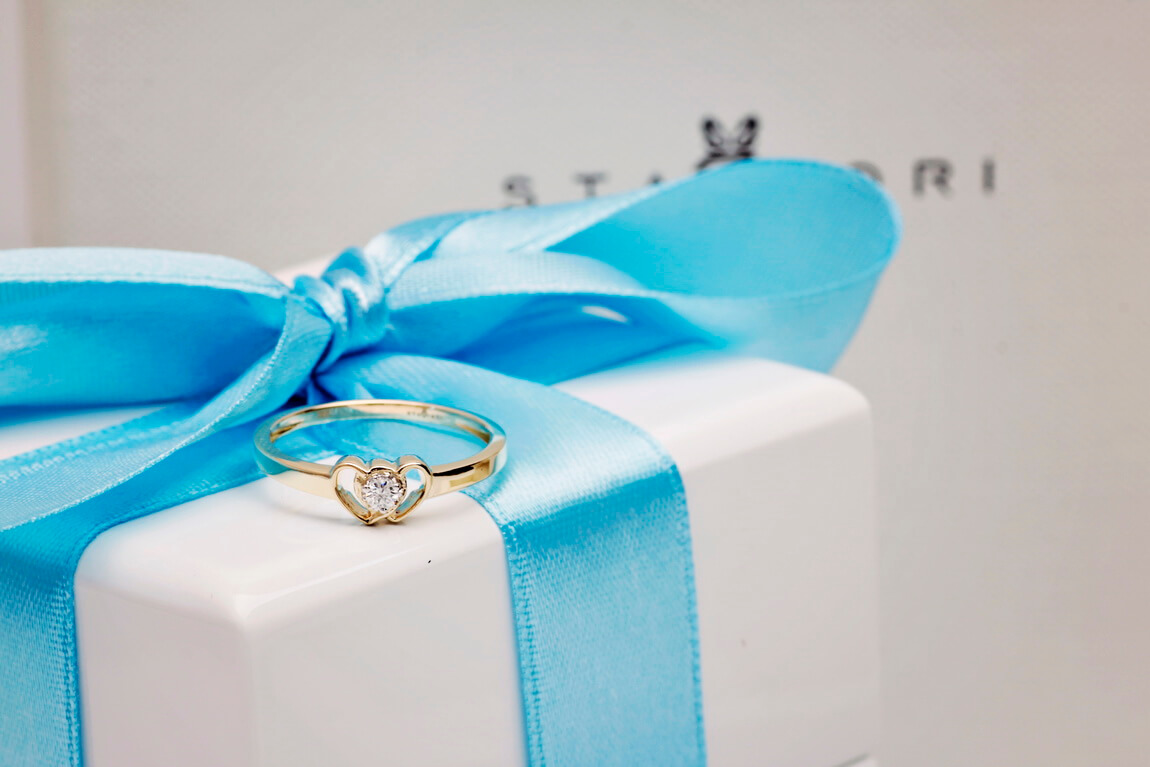 Pierścionek zaręczynowy z diamentem w kształcie serca - Obrázek 6