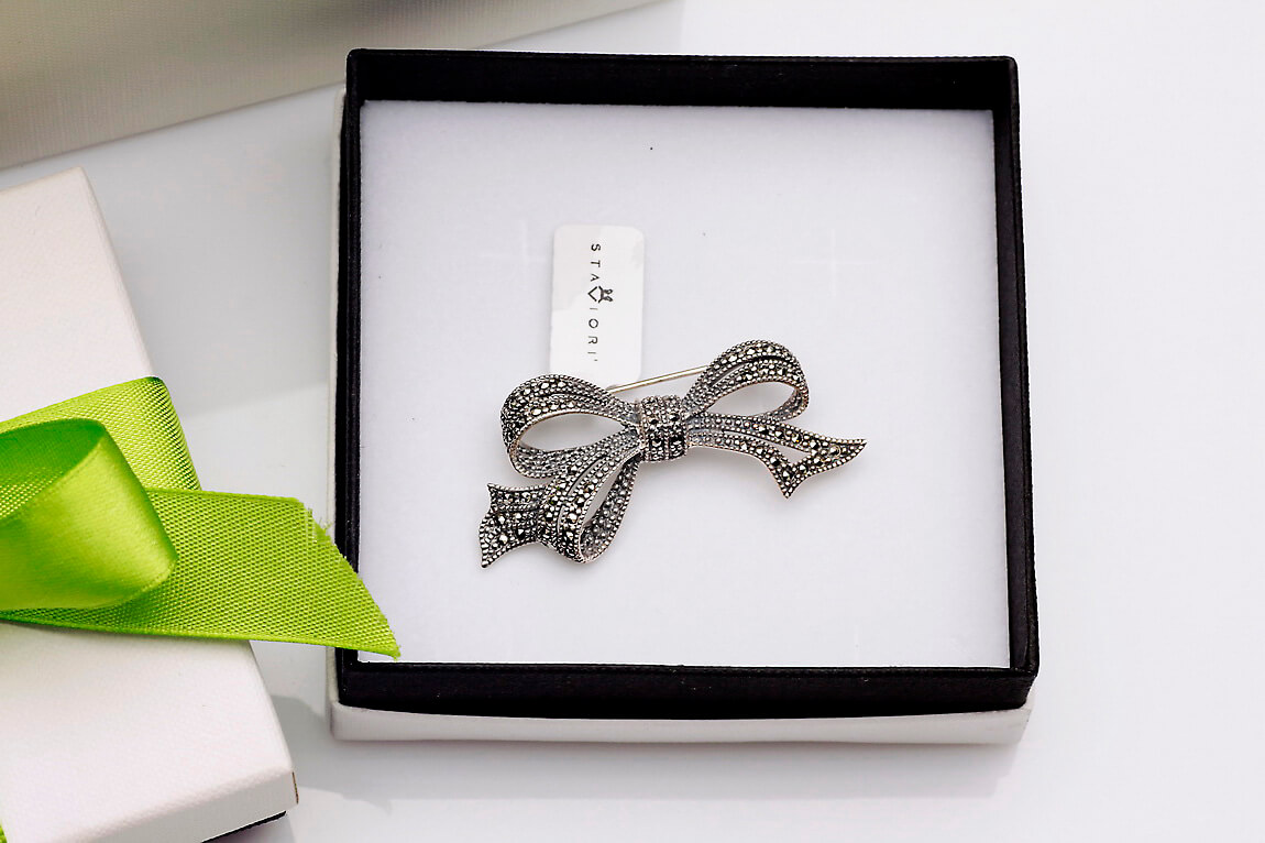 Srebrna broszka z markazytami w kształcie kokardki – Bild 3