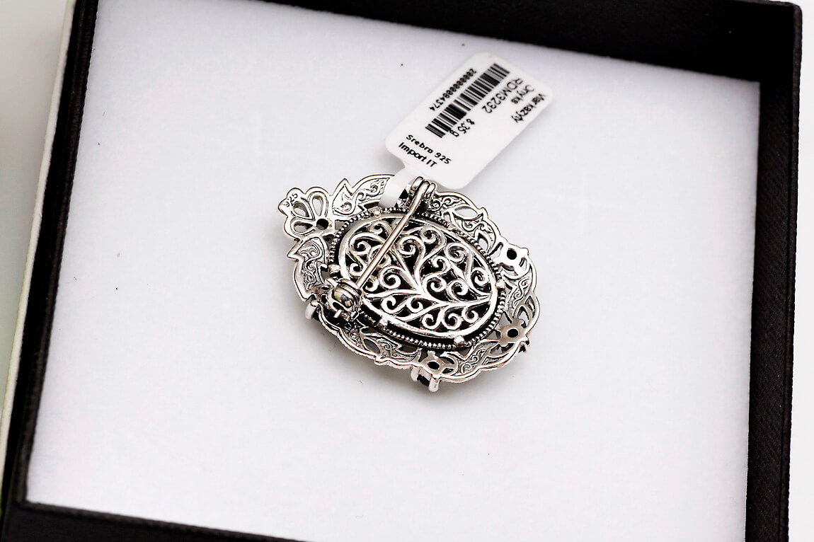 piękna owalna srebrna broszka z onyksem i markazytami - obrazek 5